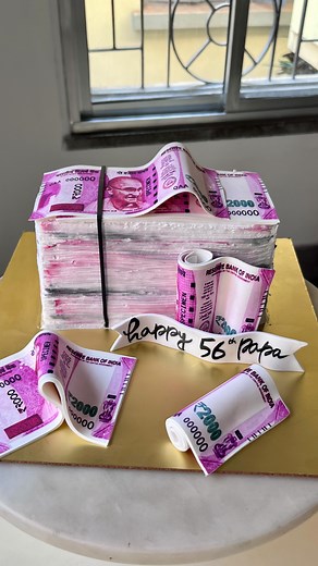 Suchi Dutta on Instagram: "Money cake tutorial 💰 #kolkatabaker #cakereels #cakereelsofkolkata #kolkatabaker #kolkatahomebaker ##homebakersofkolkata#viralvideo #viralcakes #kolkatadesserts#fyp #fypシ #foryourpage #caketutorial #ediblelace #moneycake #dollarcake"