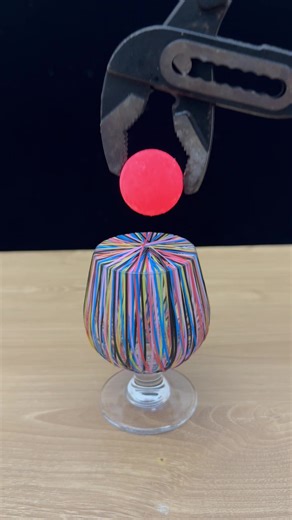 1000℃ Hot Metal Ball VS Rubber Band#satisfying#foryou#experiment | rubber bands