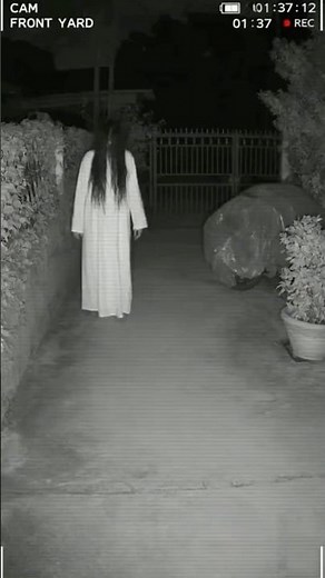 Watch when an old lady meets a ghost at night #DevilMaji