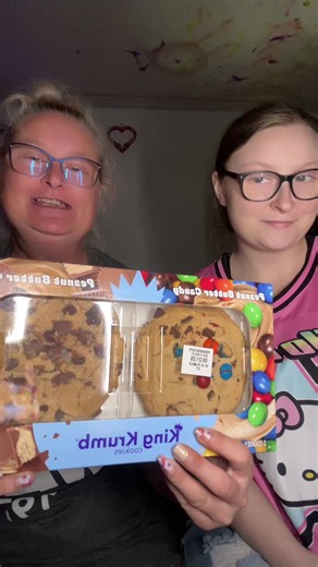 Today we tried King Crumbs’ peanut butter cookies 🥜🍪 and for once, they were actually really good! Definitely some of our favorites so far. Have you tried them yet? #KingCrumbs #PeanutButter #CookieReview #FoodTok #TasteTest
