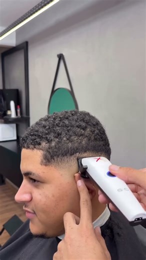Flawless Mid Fade Tutorial 🔥🧯 Wow 🤩 Who’s putting this one out!? 💈✨ Step By Step 📚 @HowToFade