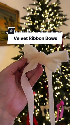 How to Tie Perfect Christmas Ribbon Bows | DIY Velvet Bows