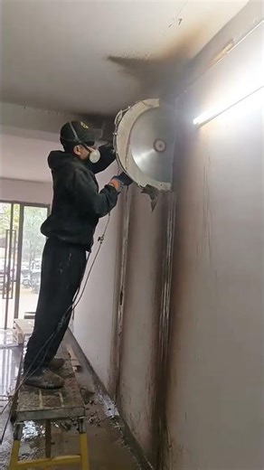 Heavy Duty Wall Cutting Using a Diamond Blade Saw on Concrete