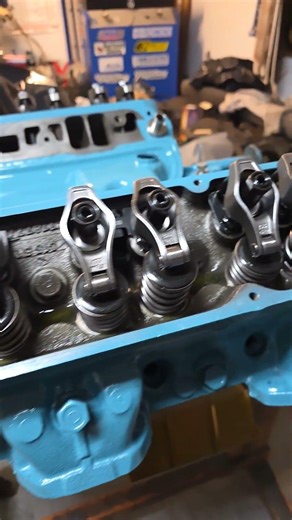 Looky here 🤓 1965 Pontiac 389 with custom pushrod guide plates