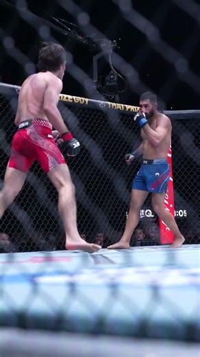 Luke Riley gets the win in his FIRST COMAIN #ufclondon