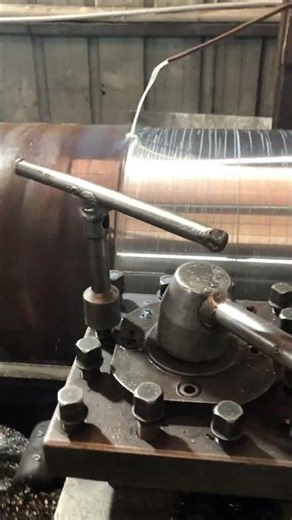 Machining a large roller on a lathe