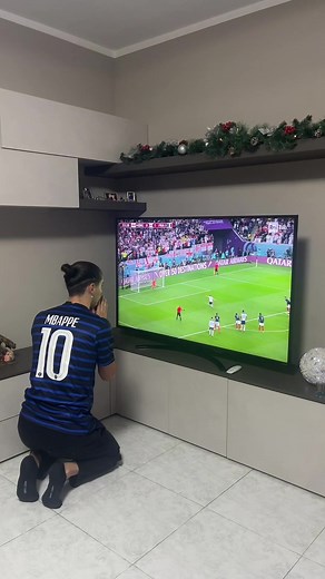 Watching Soccer: Thrilling Moments of a Live Match