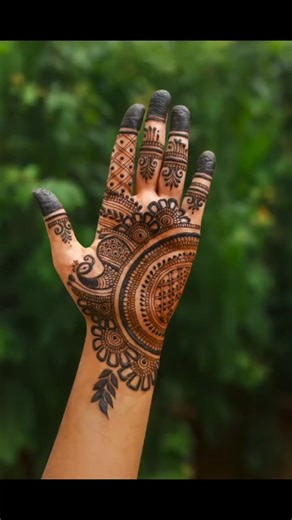 divya on Instagram: "Beautiful mehandi design@#£ 🥰🥰 for wedding anniversary special design..@#£🥰💯😍🎉🥳🥳@#£#trendingreels💖🥰"