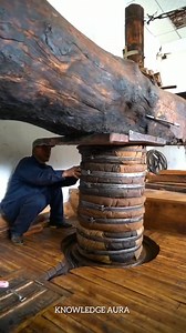 Old Oil Extraction Process In China #China #chinese #chineseculture #chinesefood #techniques #facebookreelsviral #oldtechnology #artist #viralchallenge #viralreelschallenge #viralvideochallenge #viralpost2025シ #videoviralシ #facebookviral Knowledge Aura | Knowledge Aura