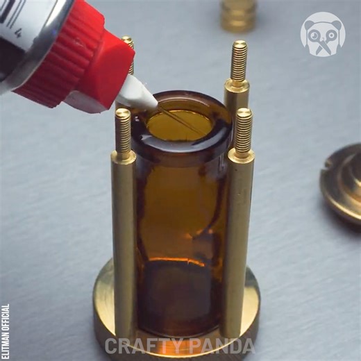 How to make a steampunk oil lamp Partner: Elitman Official YT: https://www.youtube.com/channel/UCz08QZZDxjZMTNcqwJko13g | Crafty School