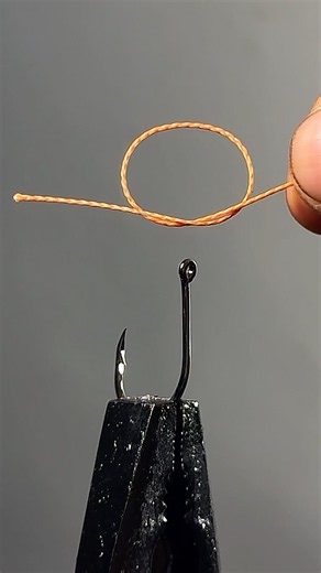 The strongest way to tie a fishing hook #fishing