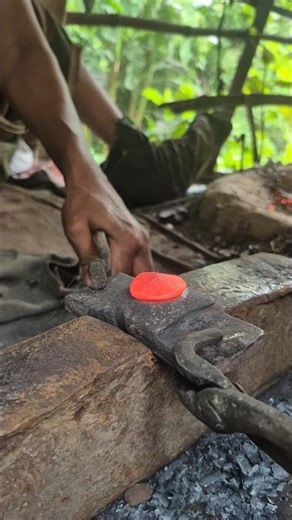 The Master of Fire: Witness Asia's Most Incredible Blacksmithing Skills.📍