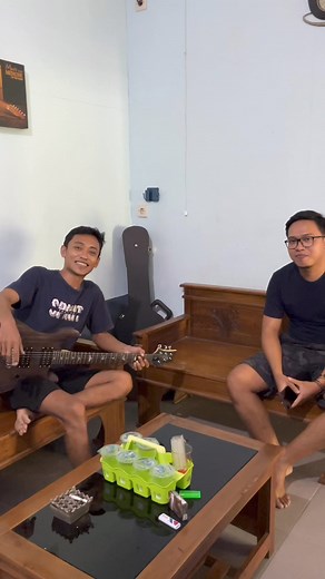 Dari Sragen Membawa PRS Guitar minta di Pijit Plus-Plus biar Bergairah lagi #adinguitarservice #prsguitar #servicegitar #bengkelgitar #guitarist #guitarrepair #guitartech #guitarupgrade #guitarrestoration | Adin Guitar Service