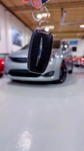 2019 Chrysler Pacifica S Review and Features