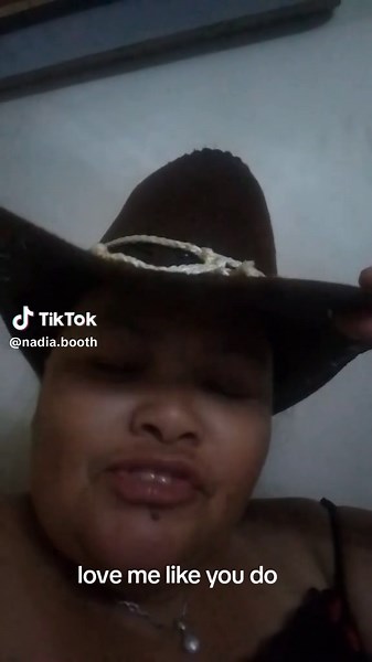 Nadia Booth (@nadia.booth)’s videos with Love Me Like You Do - Ellie Goulding