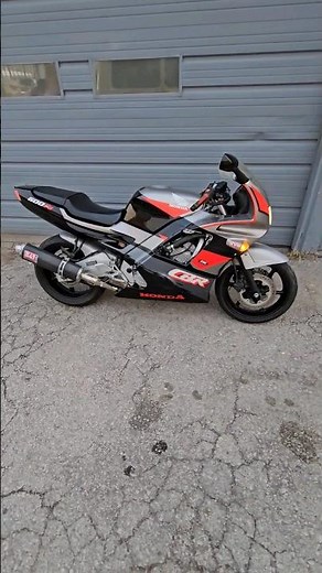 vintage 1993 Honda CBR600 F2
