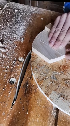 Hand-Carving Wood: Techniques for Skilled Woodworking