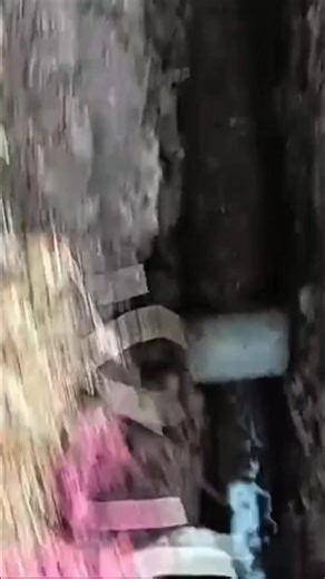 💧🥷 Why Drain Ninjas Use Hydro Excavation for Service Location 🥷💧 At Drain Ninjas, we use hydro excavation to safely and accurately locate underground services without causing damage. Combining high-pressure water with powerful vacuum extraction, we expose pipes, cables, and utilities with precision — no risky digging required. ✅ Non-destructive – Protects existing services. ✅ Safer method – Reduces risk to people and infrastructure. ✅ Pinpoint accuracy – Ideal for critical service location. 