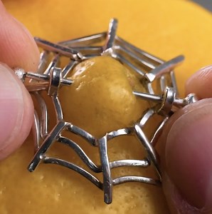 1.3M views · 1.8K reactions | Rebel Bling! Handmade Jewelry That Breaks All the Rules | 5-Minute Recycle | Facebook