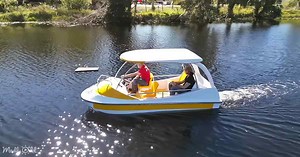 Father & son’s exciting $1,000 Chinese electric boat unboxing
