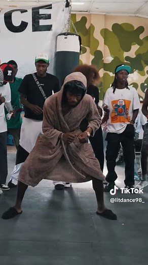 Indoor Dance Practice: Group Performance and Styles