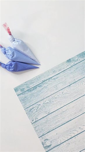 New color just dropped and it’s already playing games 🧩💙 This interactive puzzle cookie by @azucar.y.cocoa is decorated with ENCO Royal Icing and our brand new Natural Royal Blue and yes… we’re obsessed. A blue so rich you’d never guess it comes from natural pigments. No preservatives, all the wow. 💙 NEW Natural Royal Blue is officially here. 👉 Shop ENCO Royal Icing and Natural Royal Blue on Amazon and try it before everyone else does ✨ #encofoods #enconaturalcolors #royalblue #natural #baki