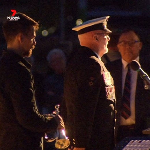 The reciting of The Ode and the sounding of The Last Post during this morning’s dawn service on the foreshore at Hallett Cove. More: tinyurl.com/25p7hctw #AnzacDay #HallettCove #7NEWS | 7NEWS Adelaide