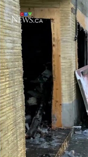 Fire tears through abandoned commercial building in Edmonton