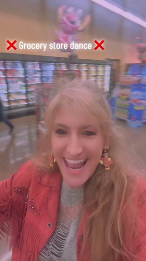 Had to get the grocery dance in LOL #fyp #fun #holidays #Thanksgiving #shenanigans #Kroger | Bonnie Kelley