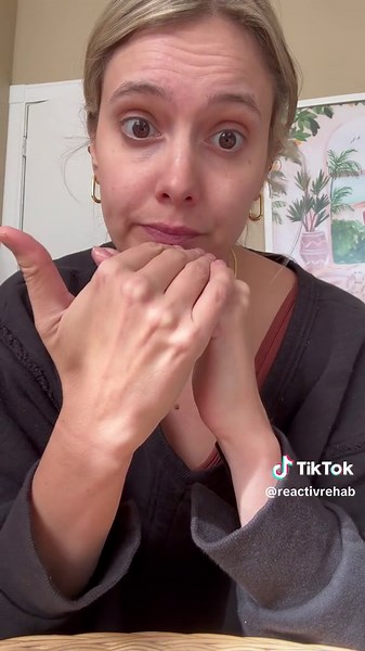 These are advanced so use caution when trying! Stretches are great to do to help with stiffness in your knuckles or the MP joints! These may feel uncomfortable but shouldn’t be painful! Save this for later use 👍🏼 #handarthritis #jointstiffness #handpain #knucklepain #occupationaltherapy