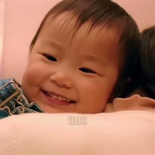 This girl saved a little baby tiger and now they are best friends #movie#Tiger Robbers