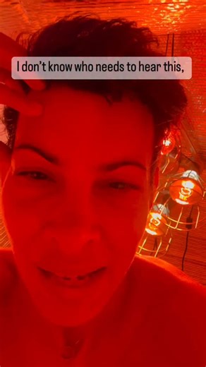 Meat doesn’t “rot” in your gut. That’s TikTok pseudoscience with a vegan filter on it. If you’re “not digesting meat well,” you’re not secretly meant to live off kale 🤯 you’re likely missing stomach acid, bile flow, or enzyme support. Translation: you’re not digesting anything well. Humans aren’t omnivores. We’re hypercarnivores, built for nutrient density, not rabbit food. Your stomach acid sits at a pH around 1.5 - 3.5 for a reason... it’s a biochemical chainsaw, not a salad spinner. So inste