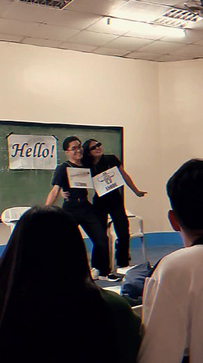 When Sir said: “INTRODUCE YOURSELF IN YOUR MOST CREATIVE WAY.” Ito po entry namin.😅☺️☢️ Inspired by our most favorite song na lagi naming kinakanta during vacant!🩵 (Pasensya na sa boses ko, HAHAHA.) #firstweekofschool #collegelife #BSRT