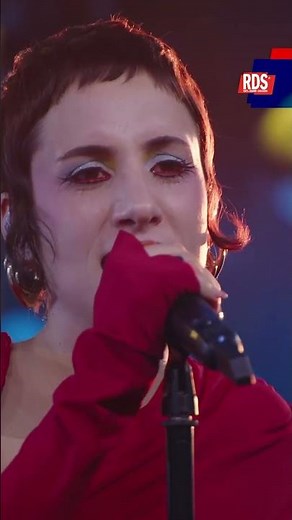 I Coma_Cose cantano live "mancarsi" all'RDS Showcase