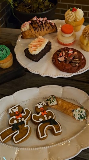 🎄 Our Holiday Menu is Here! 🎄 We have so many festive treats to help you get in the holiday spirit! From coffee to cookies and cupcakes, of course, we've got it all! ☕️🧁🍪 Stop in today to get your holiday sugar fix! 😋 📍1483 River Ridge Dr, Clemmons #avascupcakes #ncbakery #ClemmonsNC #cupcakes #cookies #desserts #DecemberMenu #HolidayTreats #holidaydesserts #dessertsofinstagram #foodart | Ava's Cupcakes