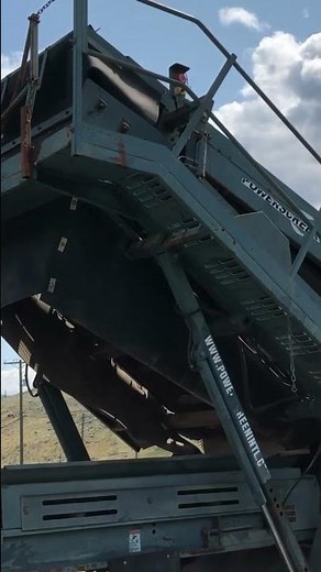 Powerscreen Chieftain 1400 Mobile Screen Plant