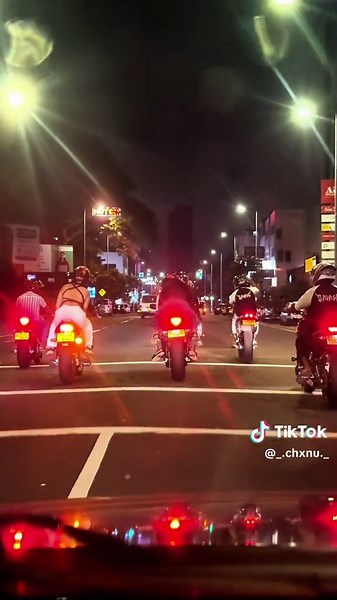 Explore Night Life in Sri Lanka