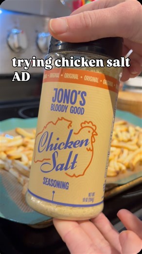 kate 🌱 📚 🧶 🐈 on Instagram: "AD | testing out @jonosbloodygood chicken salt (which has NO CHICKEN YALL) on some hot fresh fries and I can tell you right now I’m going to sprinkle this on just about everything #chickensalt #tastetest #seasonings #vegan"