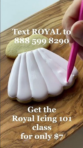 Learn to make delicious royal icing plus get my meringue powder and royal icing recipes!