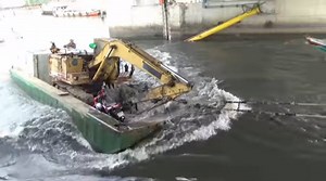 16M views · 52K reactions | Terekam Jelas Detik Detik Kapal Tongkang Pembawa Alat Berat Tenggelam  | ResepOnline.id | Facebook