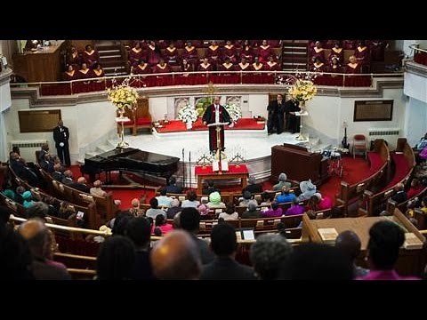 Harlem Church Balances Members and Tourists
