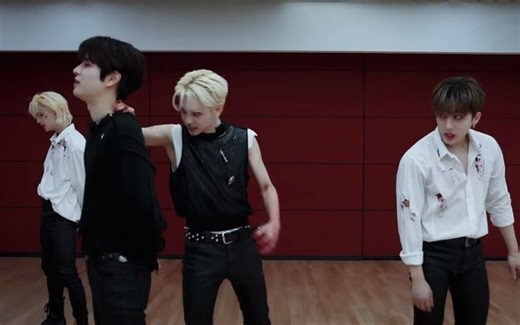 Stray Kids 'MANIAC' Dance Practice Video (Zombie ver.)