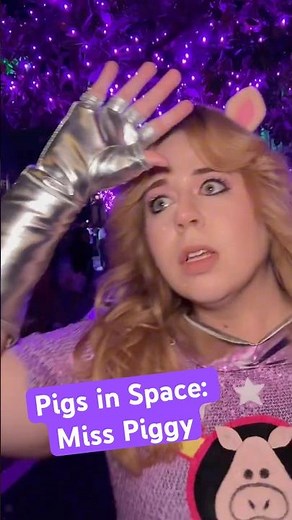 Pigs in Space: Miss Piggy look for Oogie Boggie Bash! #oogieboogiebash #disney #muppets #misspiggy