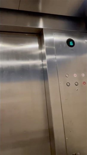 High Pitched Otis Elevator Chime #lasvegas #elevator
