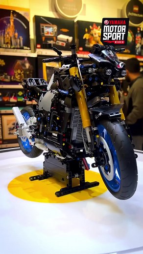 LEGO Yamaha MT-10 SP: 1,478 Piezas con Funciones