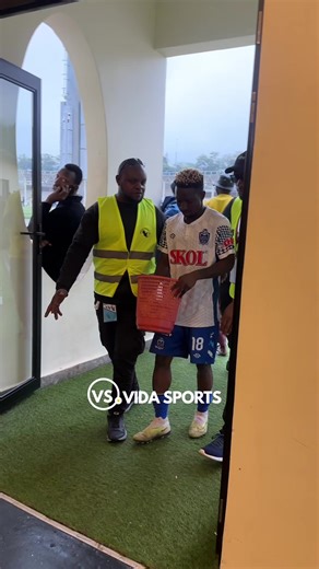 Aziz Bassane nyuma yoguhabwa Amafaranga nabafana ba Rayon sports nawe yahaye aba Security babamurinze #vidasports #goe🙏 #rwandapremierleaguewithvida
