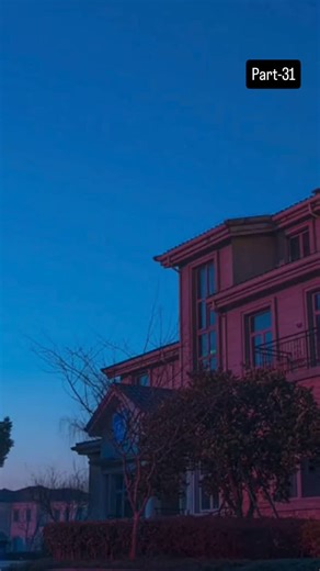 korean_dramas:!;"__".*~`°^ on Instagram: "Ep31_在日本，研究人员正利用智能人行道将日常活动转化为清洁能源⚡。这些道路内嵌特殊的压电材料，可以从行人的脚步中收集动能。当人们行走、奔跑或跳跃时，路面会轻微变形，从而产生机械压力。压电晶体将这种压力转化为电能🔋。这些能量可用于照亮路灯、为公共显示屏供电，甚至监测行人流量。 这种技术不仅减少了能源浪费，还展示了未来城市的无限可能🌏。在东京、京都等城市的试验区，人们的每一步都在为绿色地球贡献力量💚。 科技让生活更环保，也让每一个脚步更有意义✨ #日本 #科技 #创新 #可持续 #绿色能源 #未来城市 #环保 #知识 #事实 #推荐 #你知道吗 #技术 #实验 #热门日本利用压电瓷砖将脚步转化为电能🤗♥️ #日本"