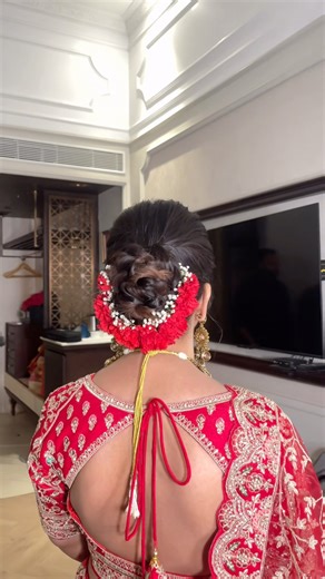Bridal Bun Hairstyle / Red bridal look ❤️ #indianbride #bridalhairstyle