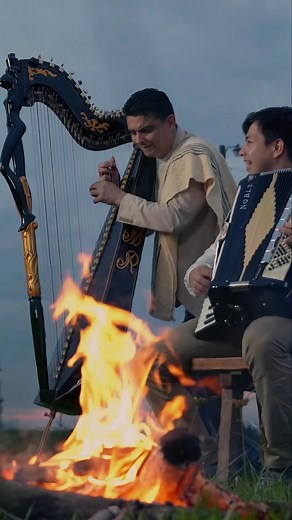 Feliz Día del Folklore 🇵🇾♥️ Nuestras raíces están en nuestra música , nuestro idioma , nuestras costumbres y nuestras historias , hoy con el respeto a los grandes de nuestra música hacemos un homenaje a estos compositores y sus canciones que resuenan en el alma de cada paraguayo . "Mi Sueño Dorado" de Pablo Barrios es la canción en este video junto a @marcelorojas_harp @heraldo_vargas y @derlhisrecaldebass , grabado por @motionstudiopy ♥️🇵🇾 #paraguay #musica #diadefolklore #py #folklore #pol