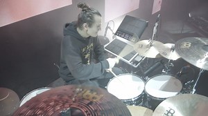 DrumeoCOACH Aric Improta bringing the heat 🔥 Want to see more footage like this? Well, you’re in luck. Because Aric is performing an entire Night Verses set during his Coaches stream today! Talk about front row seats 😳 Join Aric and 10 other world renowned drummers in Drumeo Edge for 30-days completely free. Just hit the link below to get started 👇 https://www.drumeo.com/aric/ 🎧 Tune: “Vice Wave” by Night Verses 🌊 | Drumeo